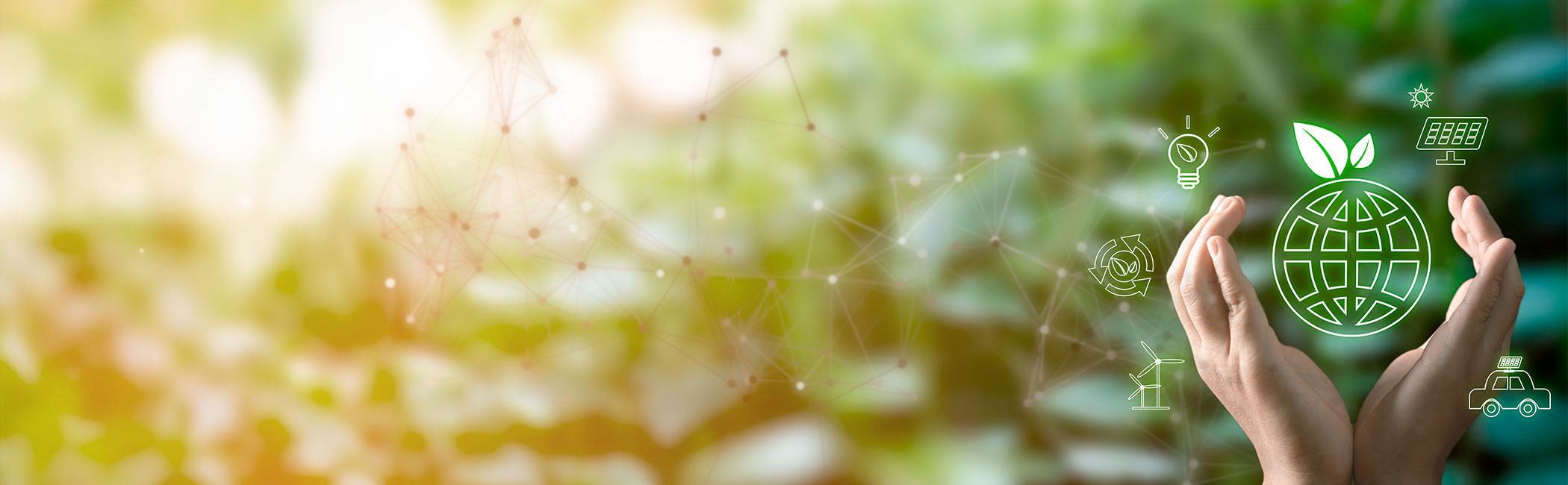 Hænder holder omkring jordkloden for at signalere, at vi passer på kloden. 