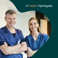 To hjertespecialister fra Aleris smiler til kameraet