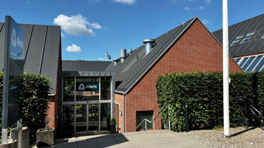 Indgangen ved Aleris Aalborg.