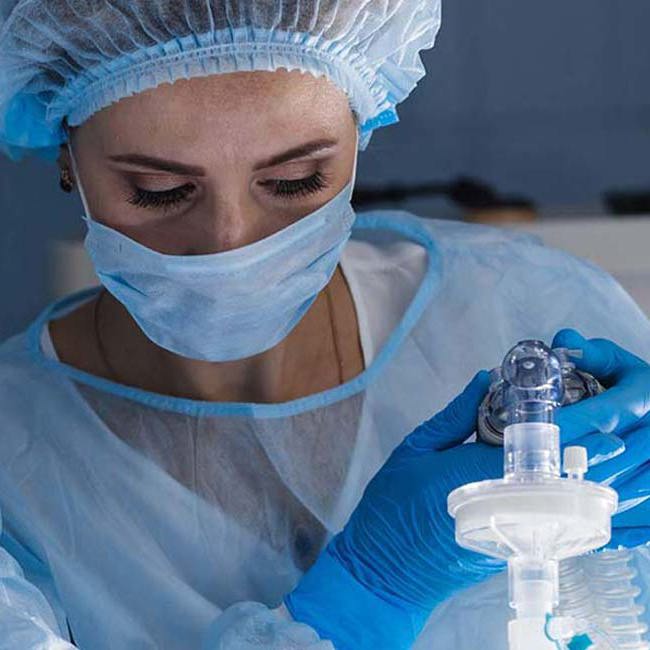 Anæstesiolog på operationsstuen.