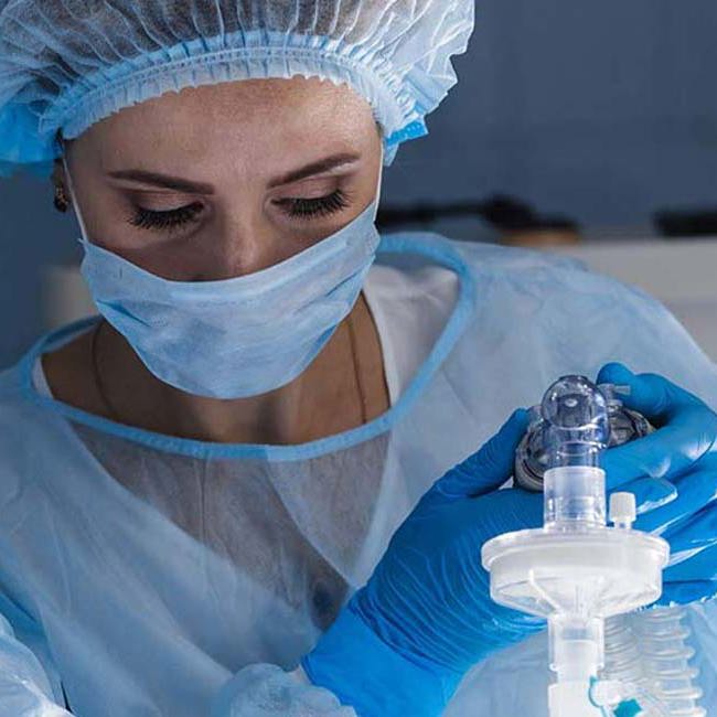 Anæstesiolog på operationsstuen.