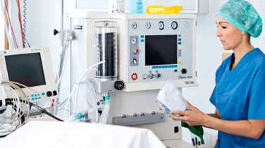 Anæstesiolog på operationsstuen.