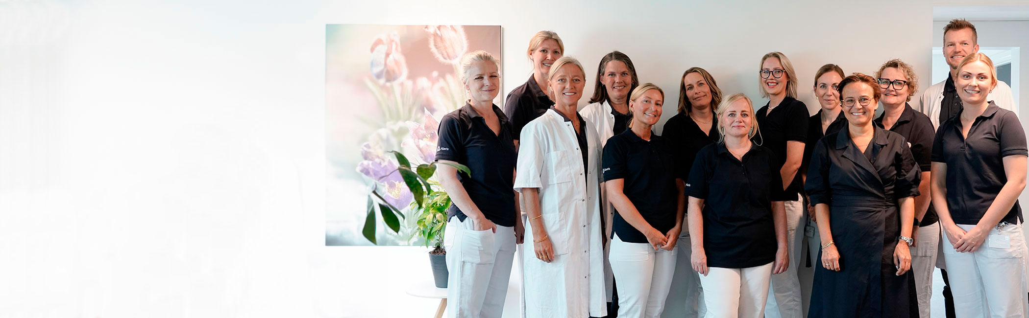 Alle medarbejdere i Aleris Health København linet op.