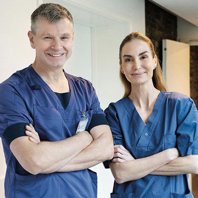 Jan Møller Nielsen og Camilla Asferg, speciallæge i kardiologi med speciale i ablation ved Aleris Hospitaler.